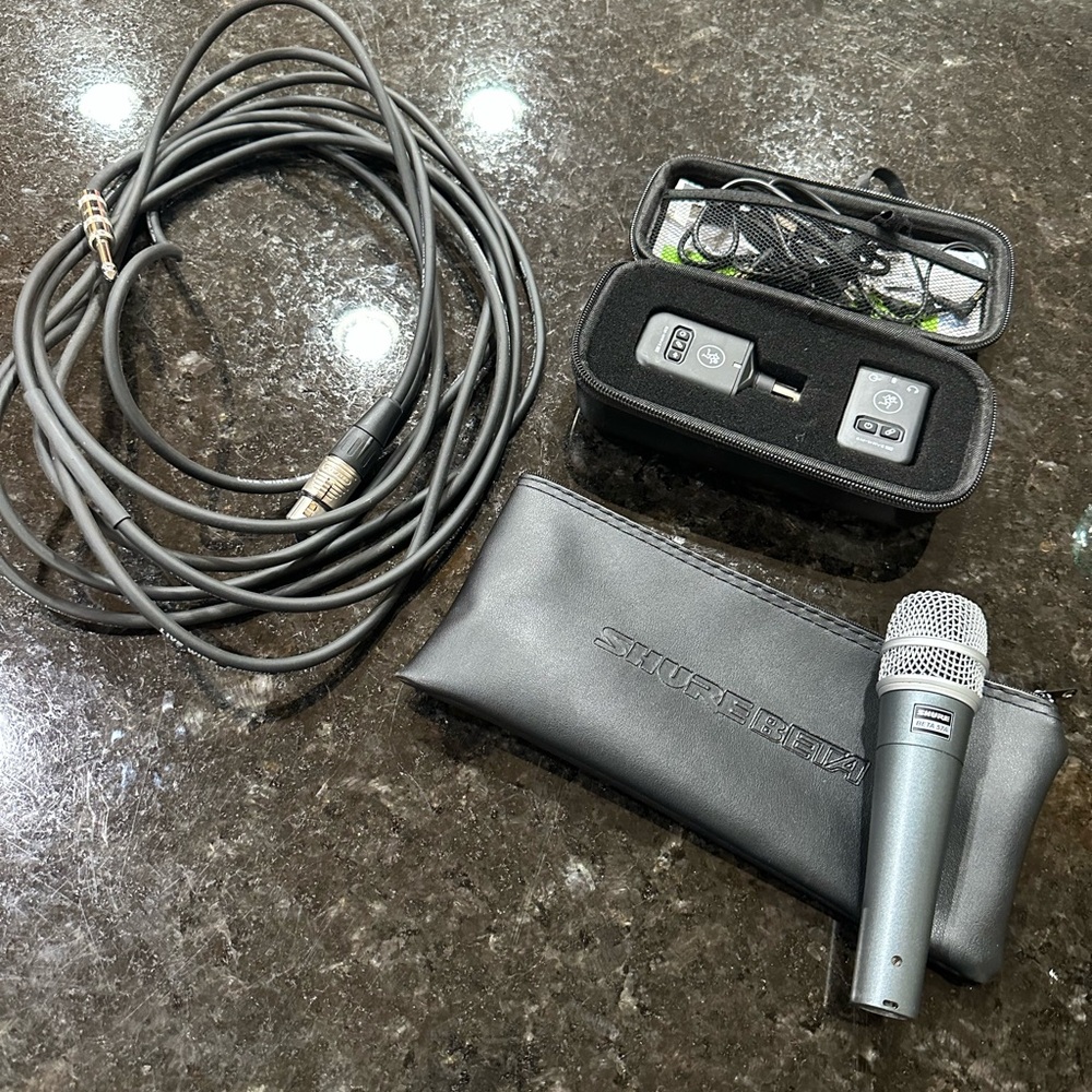 Shure Gray Microphone Kit with Accessories & Stand